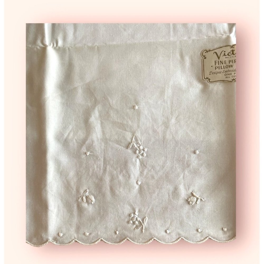 Vintage Victory Brand Embroidered Set of Pillowcases Ivory Color